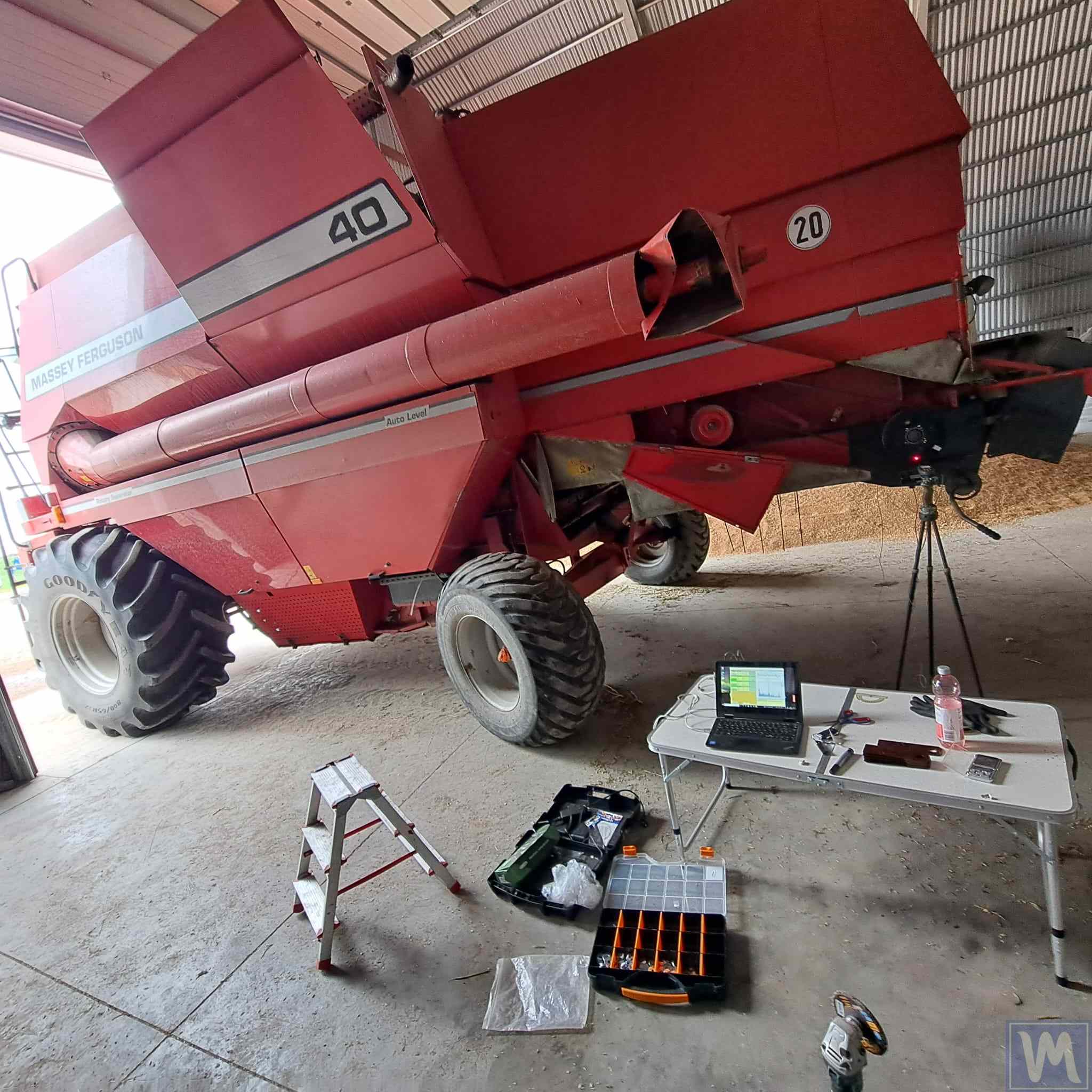 Field balancing of a Massey Ferguson combine rotor using Vibromera equipment